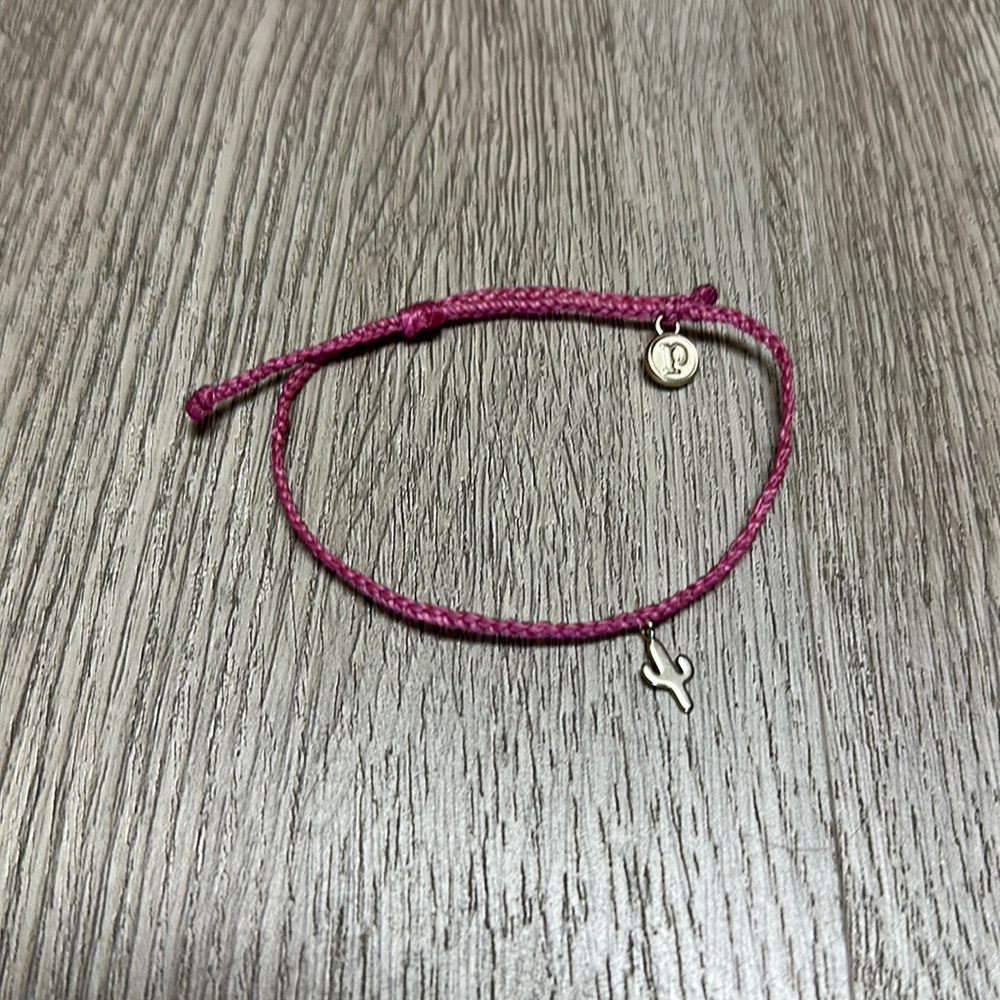 Pura Vida purple/pink bracelet with cactus charm
